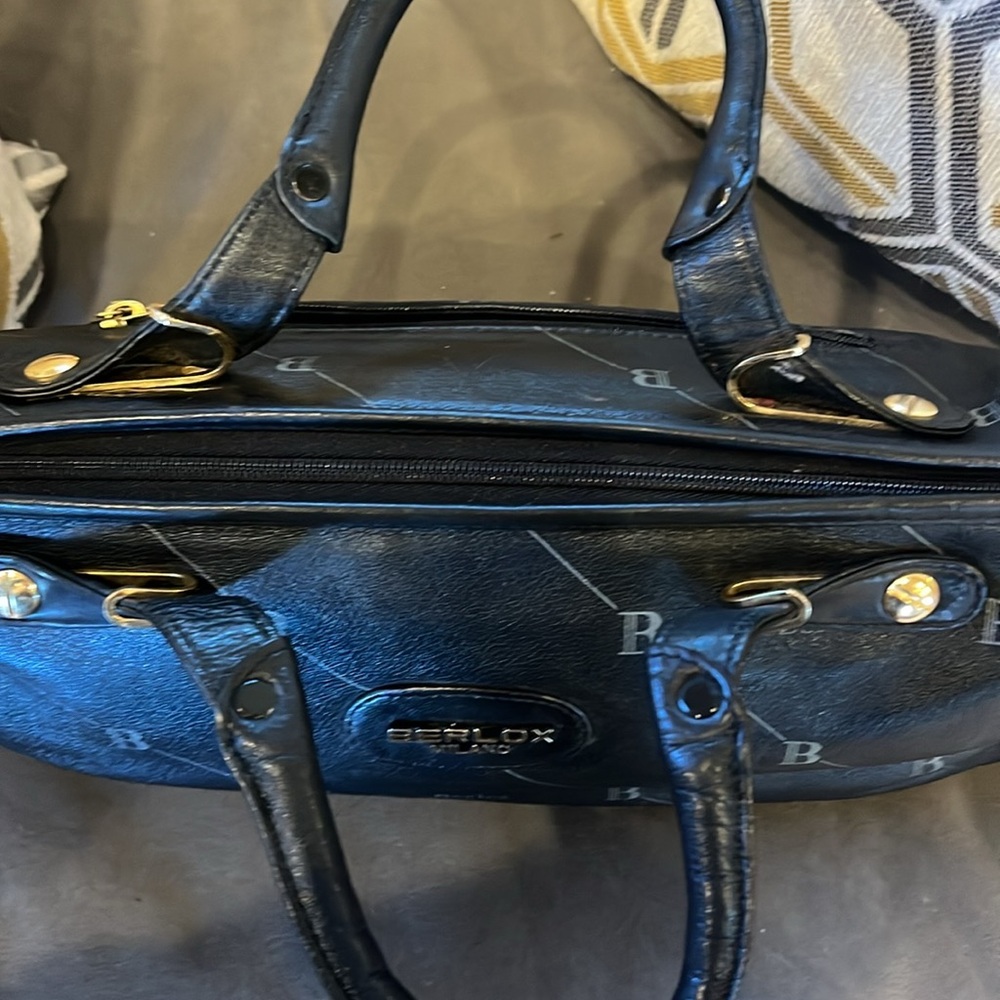 Italian Vintage Berle Black Bag All high end leather and brass hardware - Picture 4 of 6